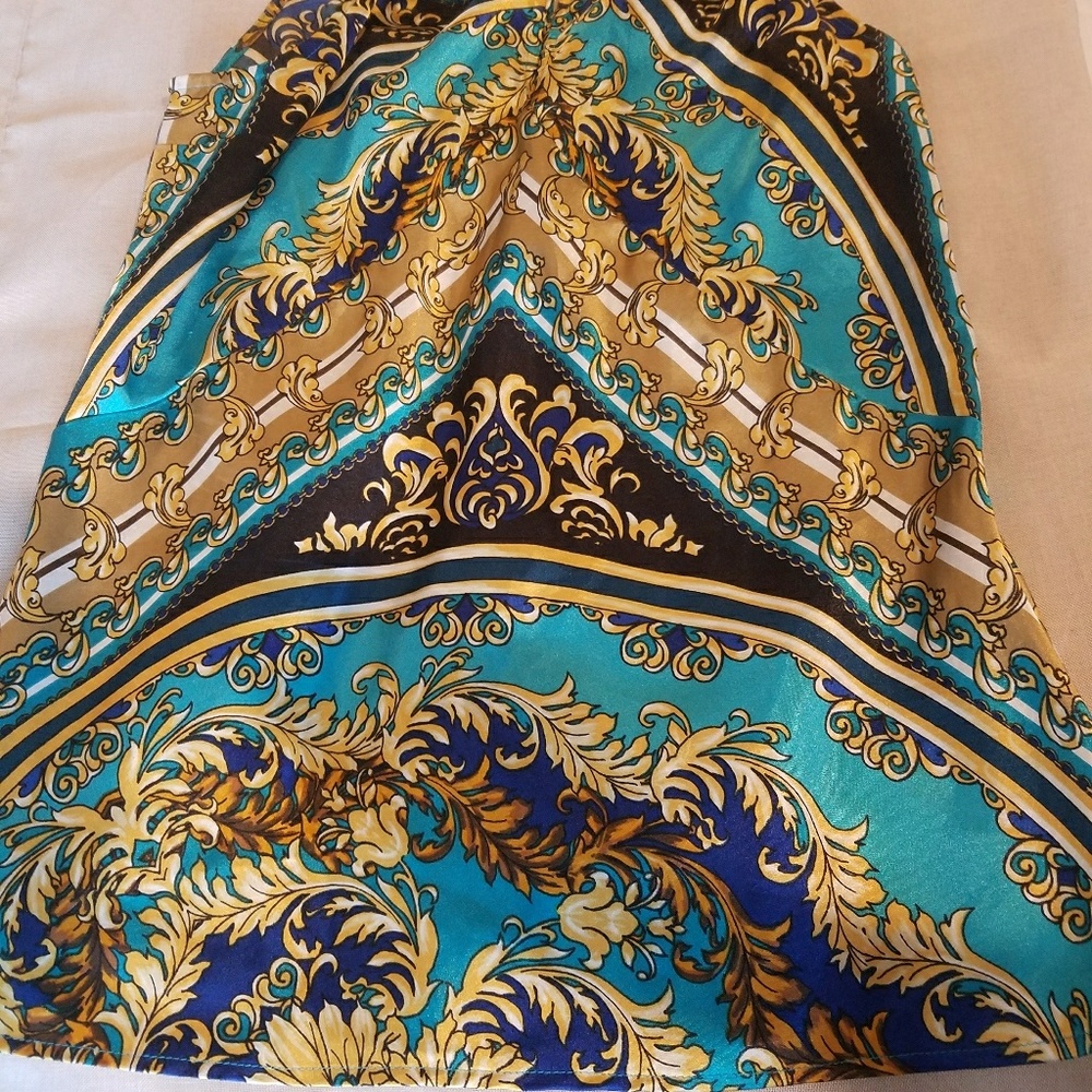 Cache patterned top - Picture 2 of 3